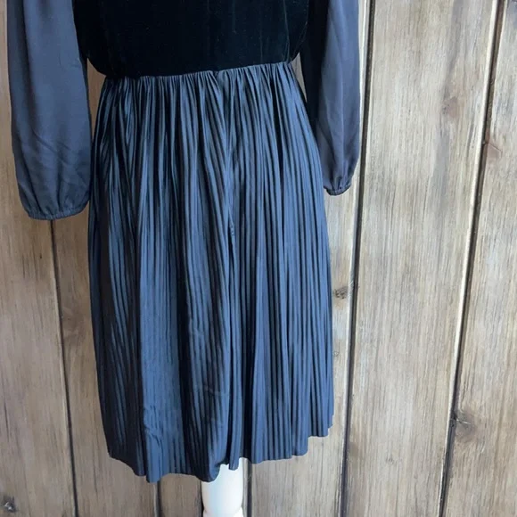 Alice & Olivia - Picture 11 of 16